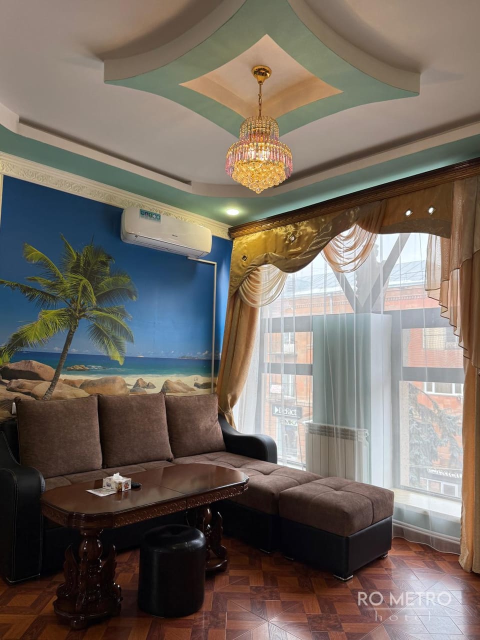 Living room, Seating area, air conditioner