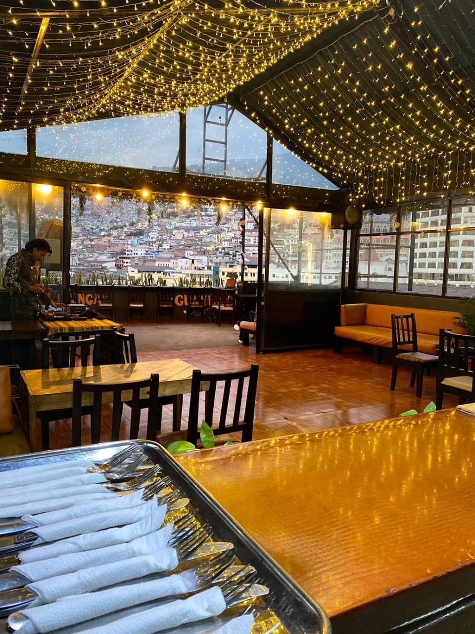 Restaurant/places to eat, Off site, Banquet/Function facilities, internet