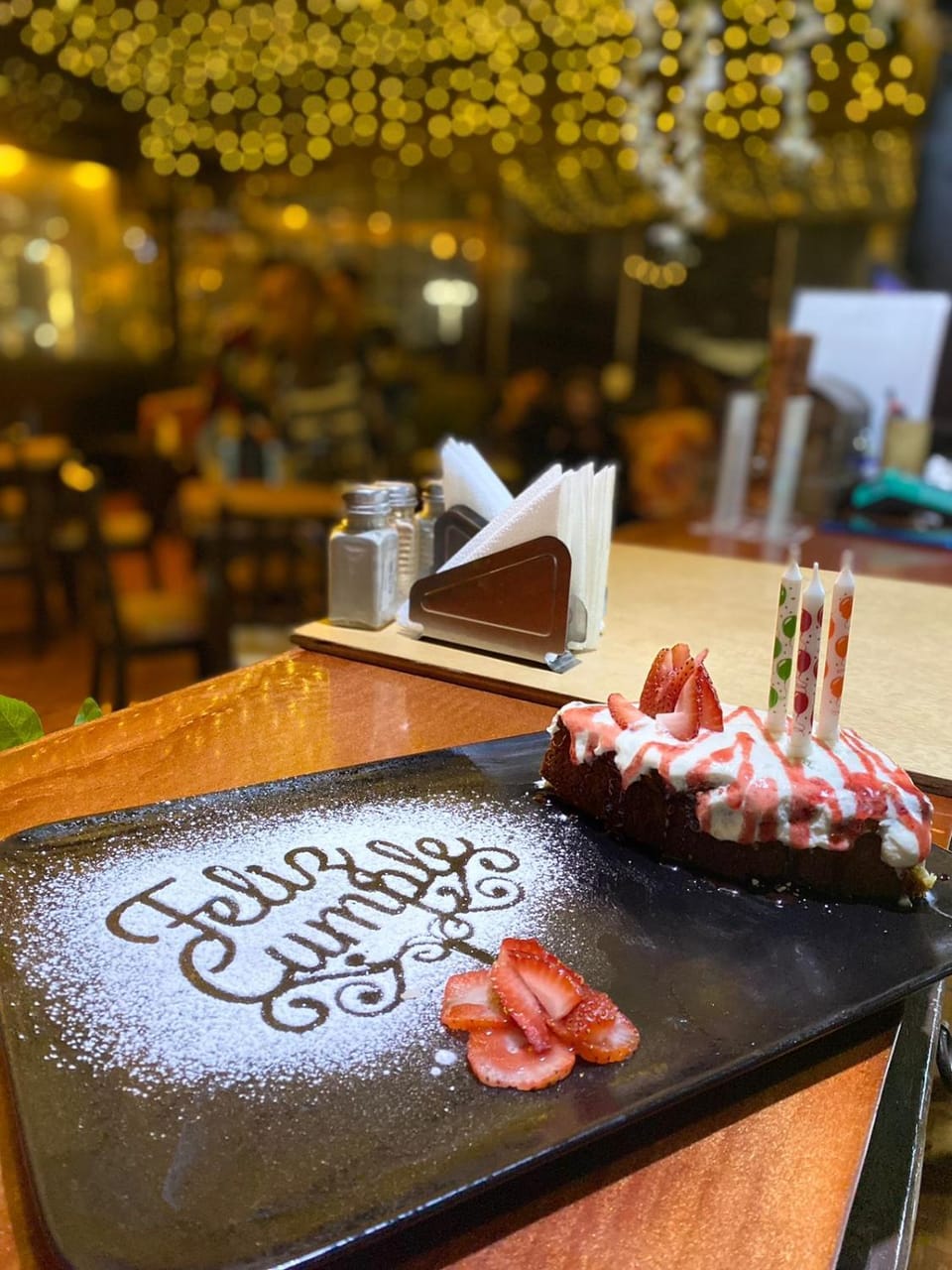 Restaurant/places to eat, Food and drinks, Food