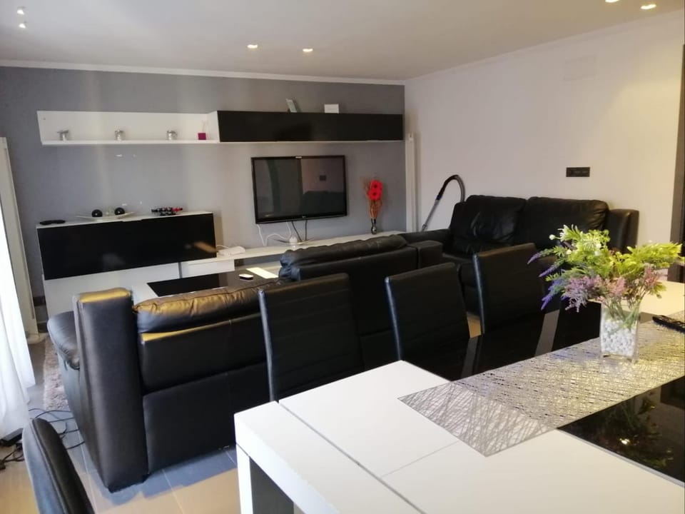 Elche Piso Entero 3 Dormitorios Dobles Apartment in Vinalopó Mitjà
