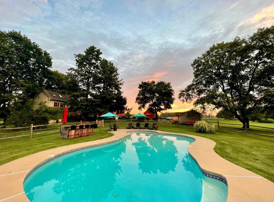 Swimming pool
