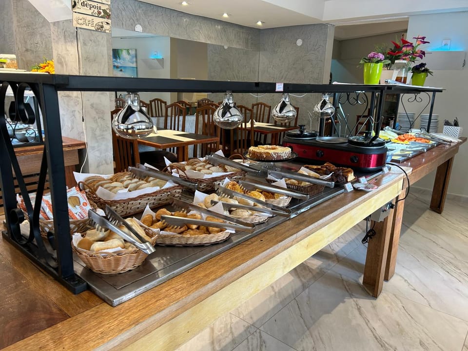 Breakfast, Continental breakfast, Buffet breakfast
