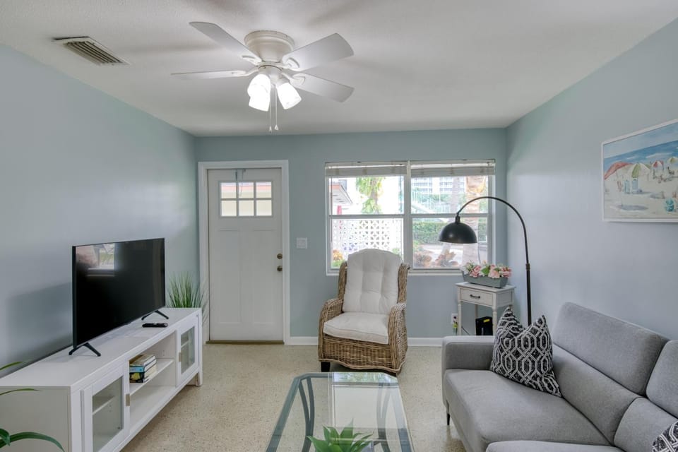 Coconut Grove Singer Island - Unit 3 Apartment in Riviera Beach