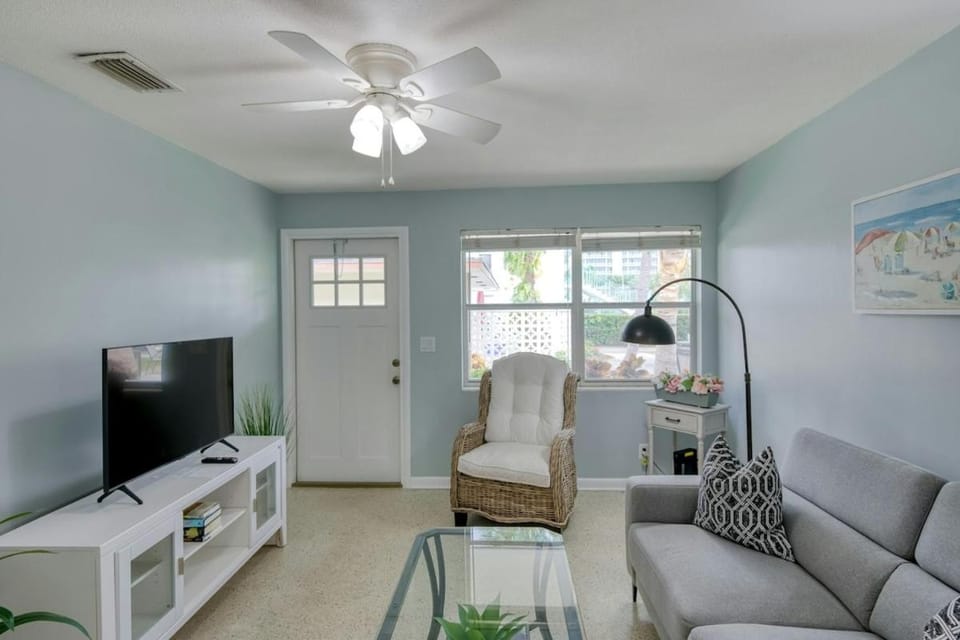 Coconut Grove Singer Island - Unit 3 Apartment in Riviera Beach