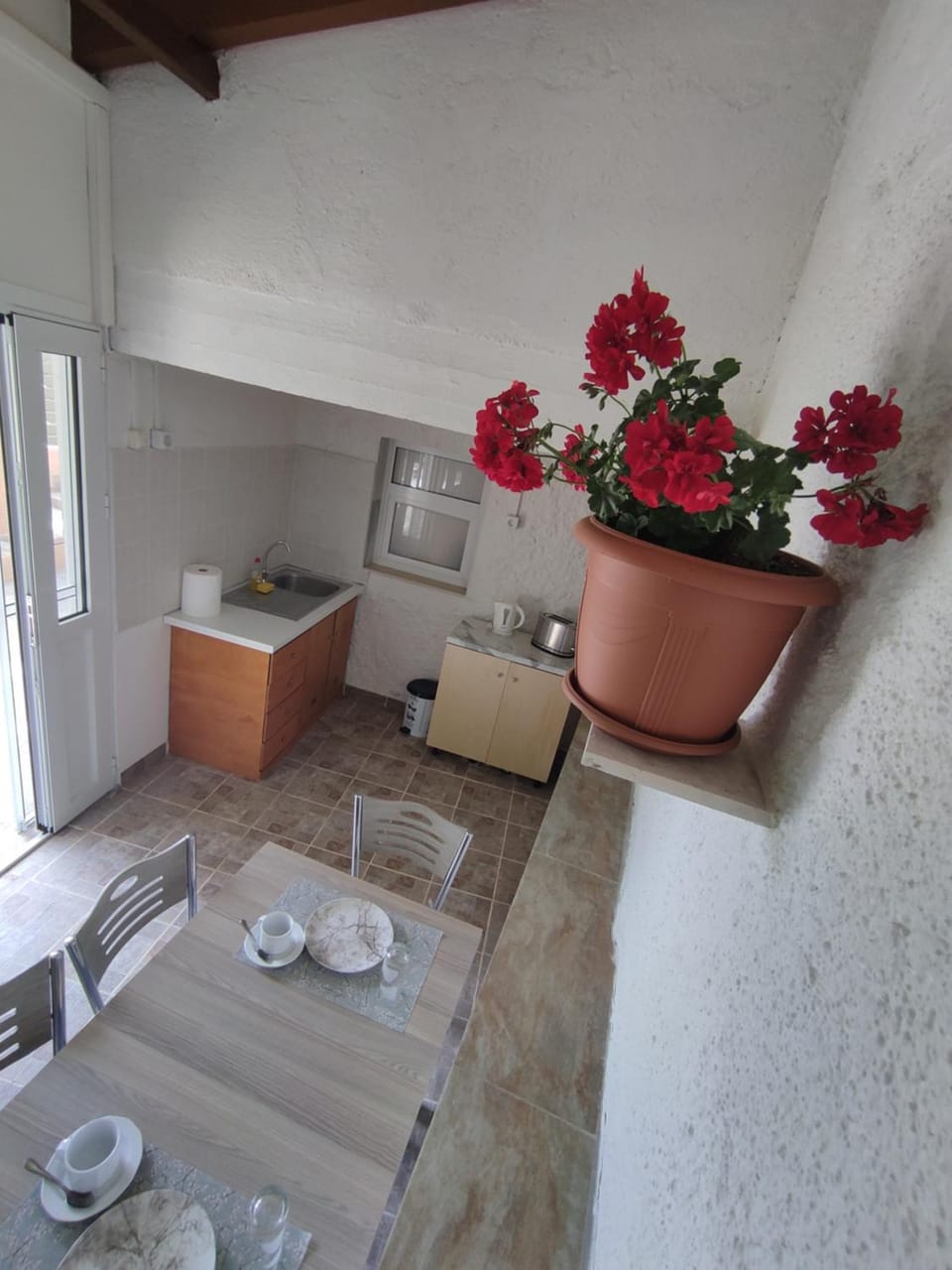 Kitchen or kitchenette