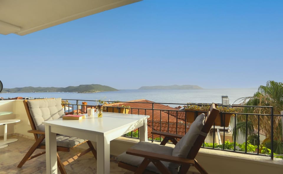 Barış Apartment with Seaview Apartment in Kas