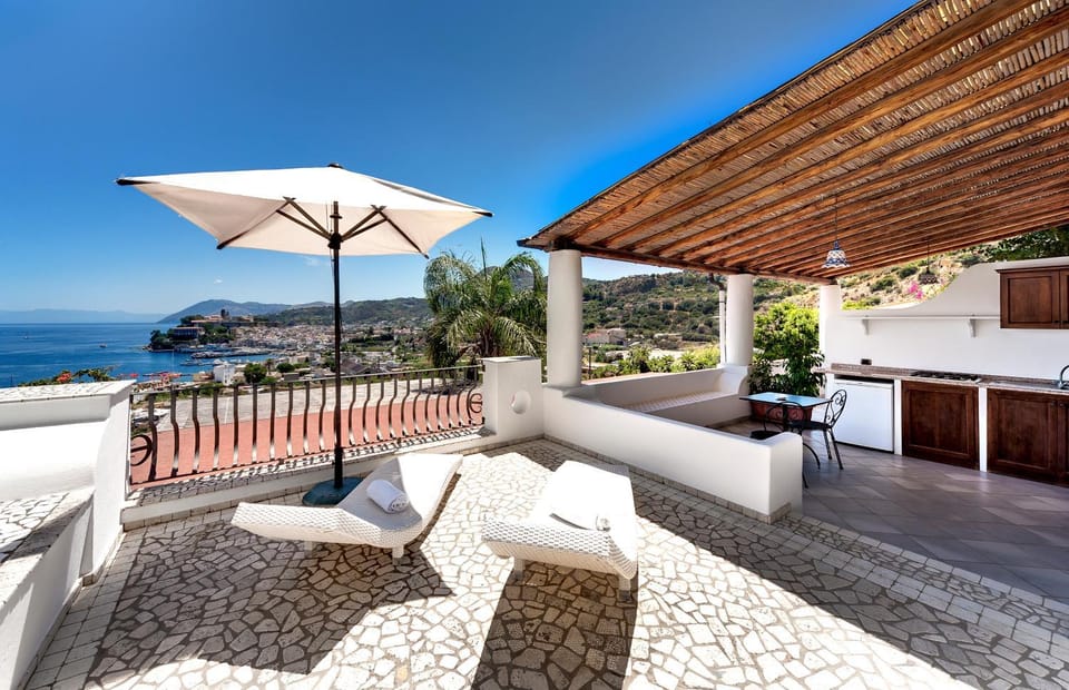Patio, Balcony/Terrace, City view, Sea view