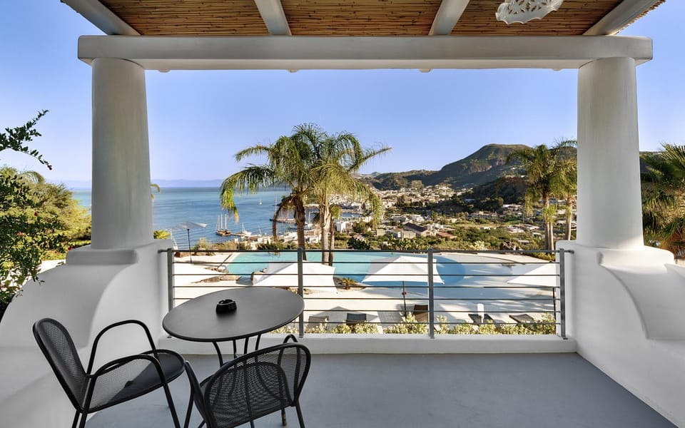 Balcony/Terrace, City view, Pool view, Sea view