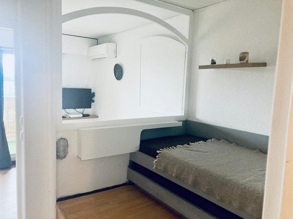 Hyeres port bel appartement Apartment in Hyères
