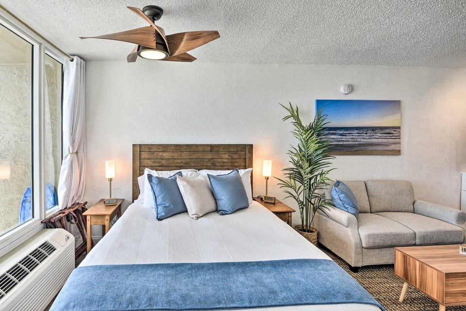 Oceanfront, Fourth-Floor Condo on Daytona Beach! House in Daytona Beach Shores