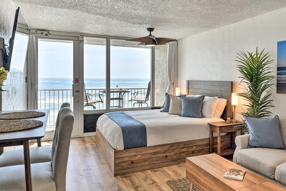 Oceanfront, Fourth-Floor Condo on Daytona Beach! House in Daytona Beach Shores