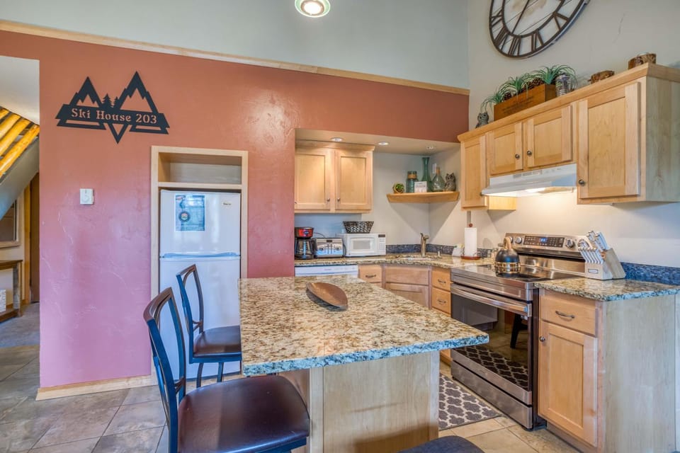 Ski House 203 - Meredith Lodging House in Bend