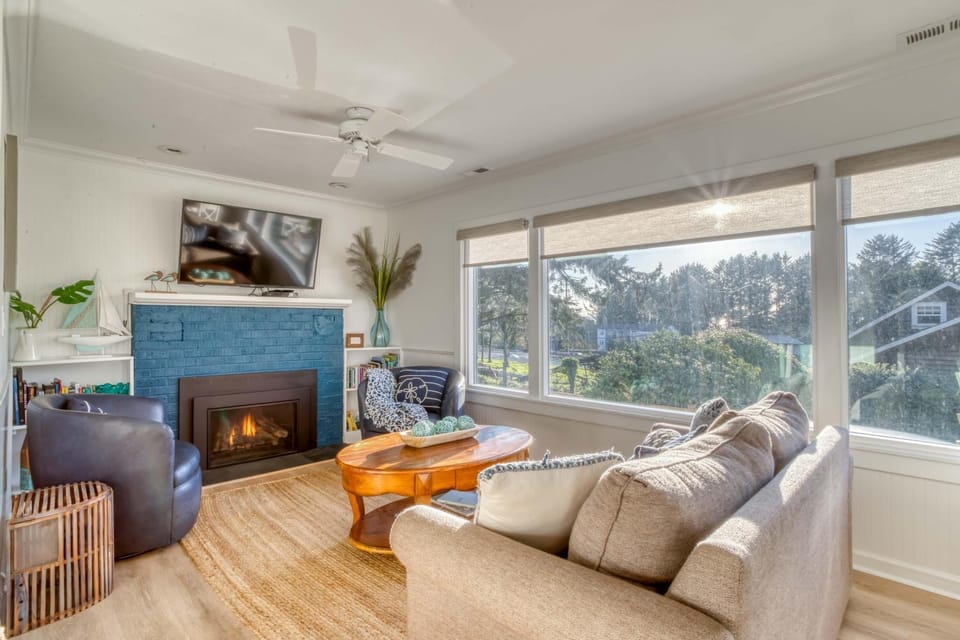 Blue Mango House in Devils Lake