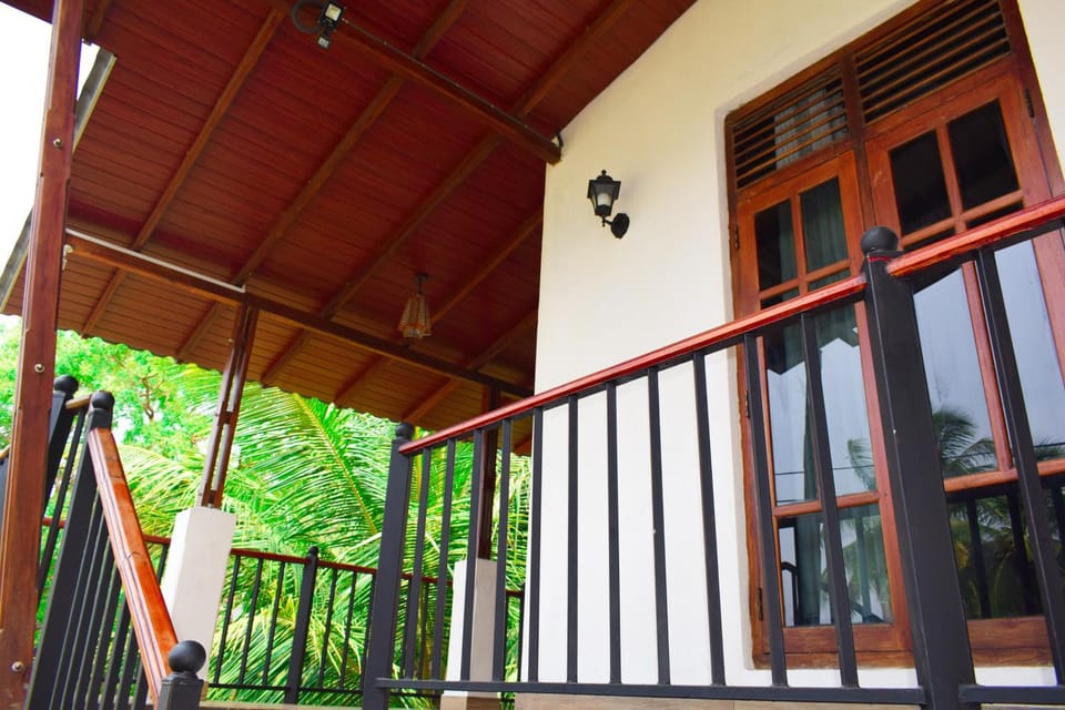 Property building, Facade/entrance, Balcony/Terrace