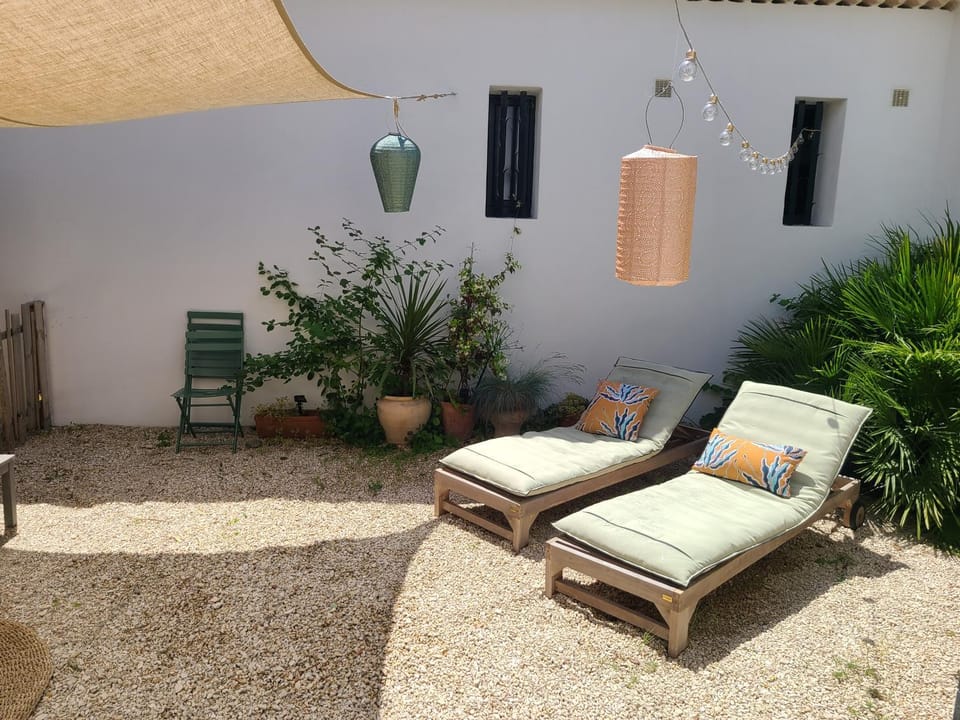 Saskia's loft Mazan -Studio cosy au calme proche du Ventoux House in Mazan