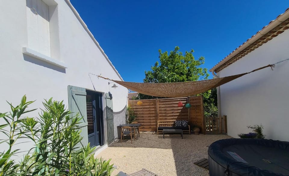 Saskia's loft Mazan -Studio cosy au calme proche du Ventoux House in Mazan