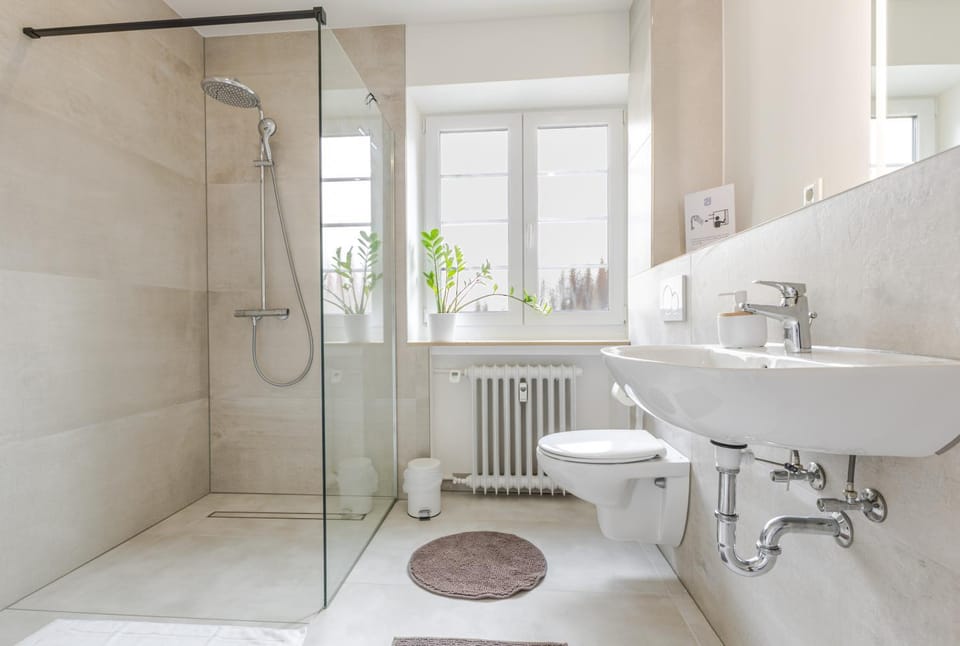 Shower, Toilet, Bathroom