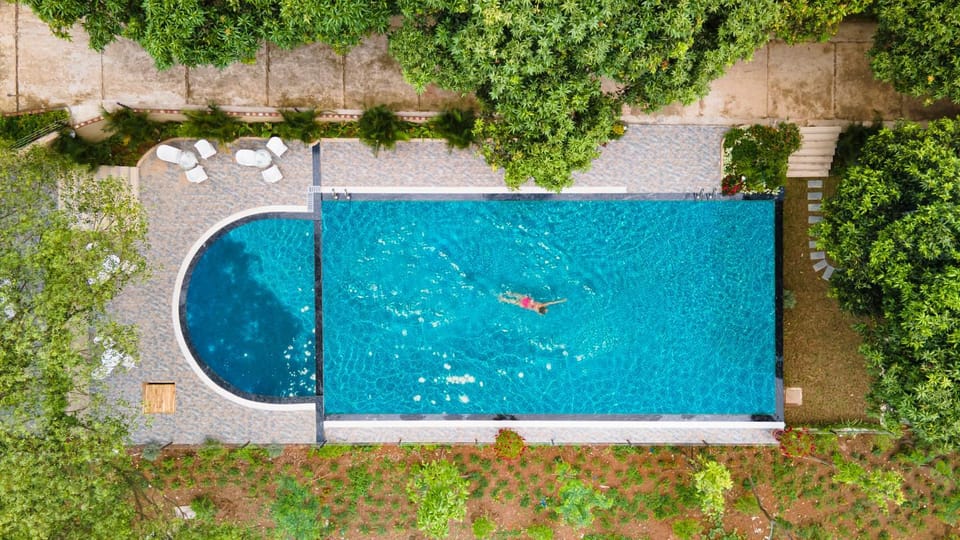 Bird's eye view, Swimming pool
