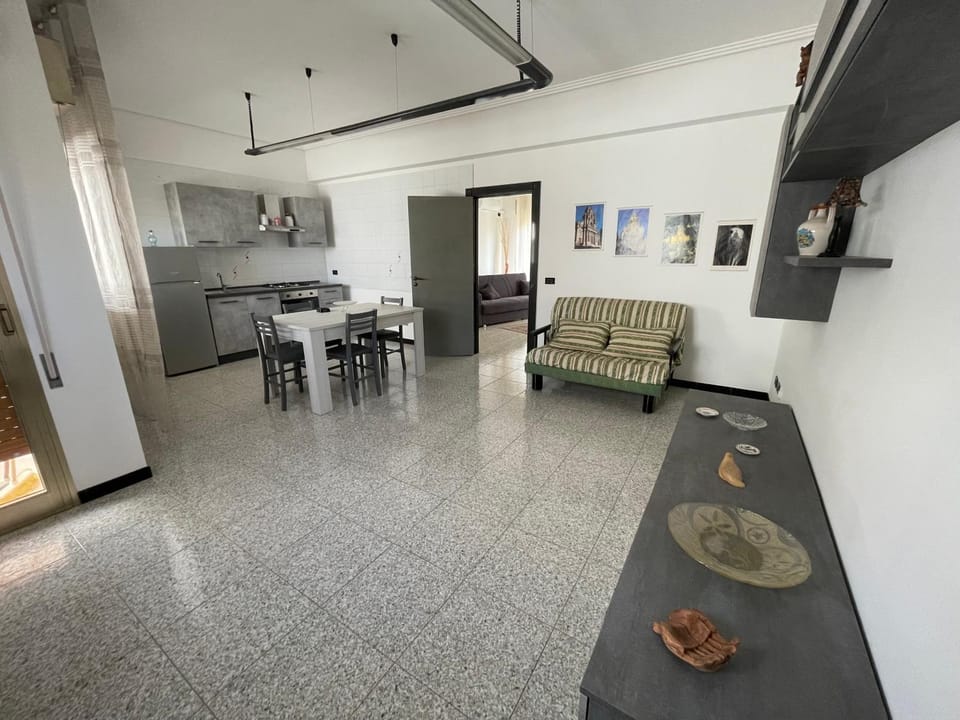 Kitchen or kitchenette, Dining area, pet friendly, stove