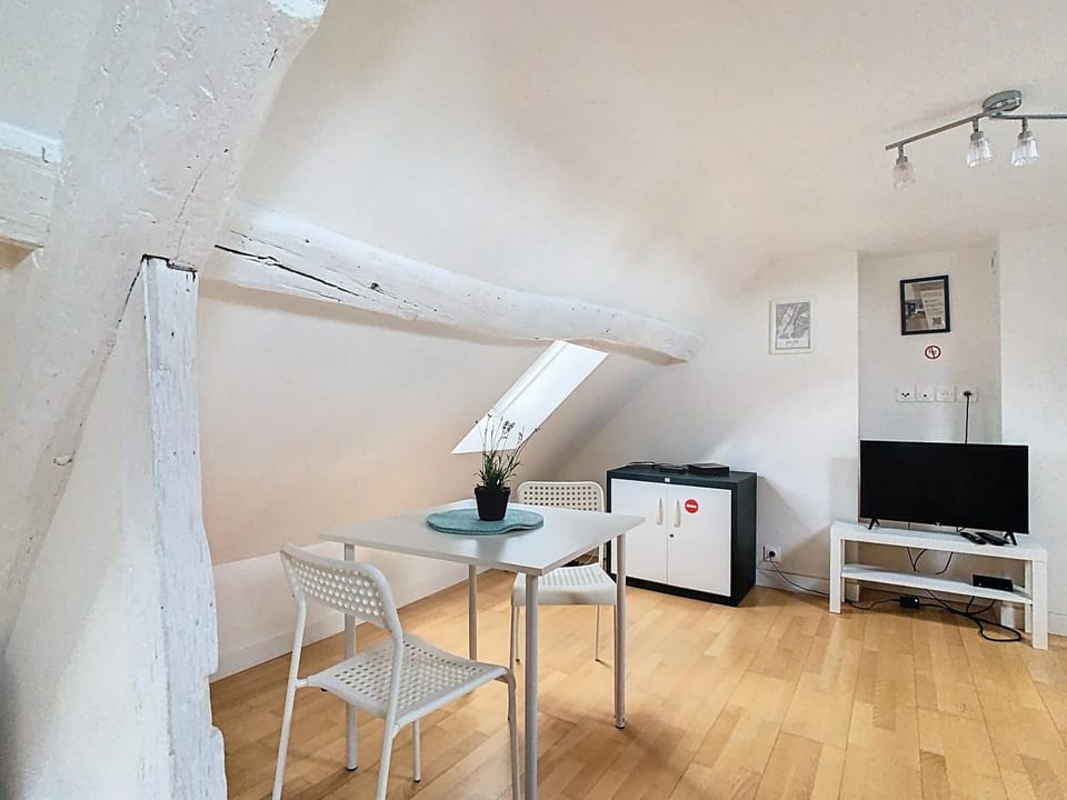 Communal lounge/ TV room, TV and multimedia, Dining area