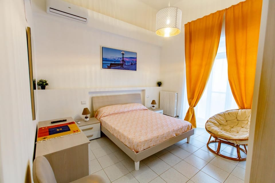 Bedroom, air conditioner