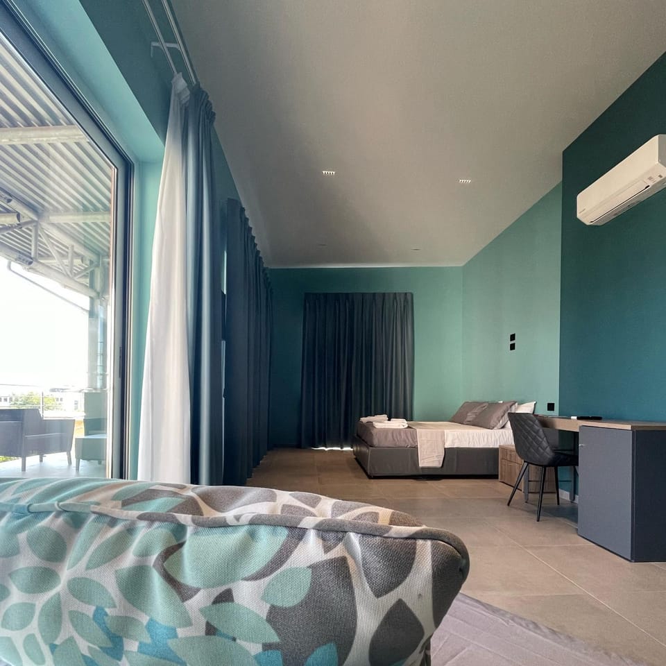 Balcony/Terrace, Photo of the whole room, Bedroom, air conditioner