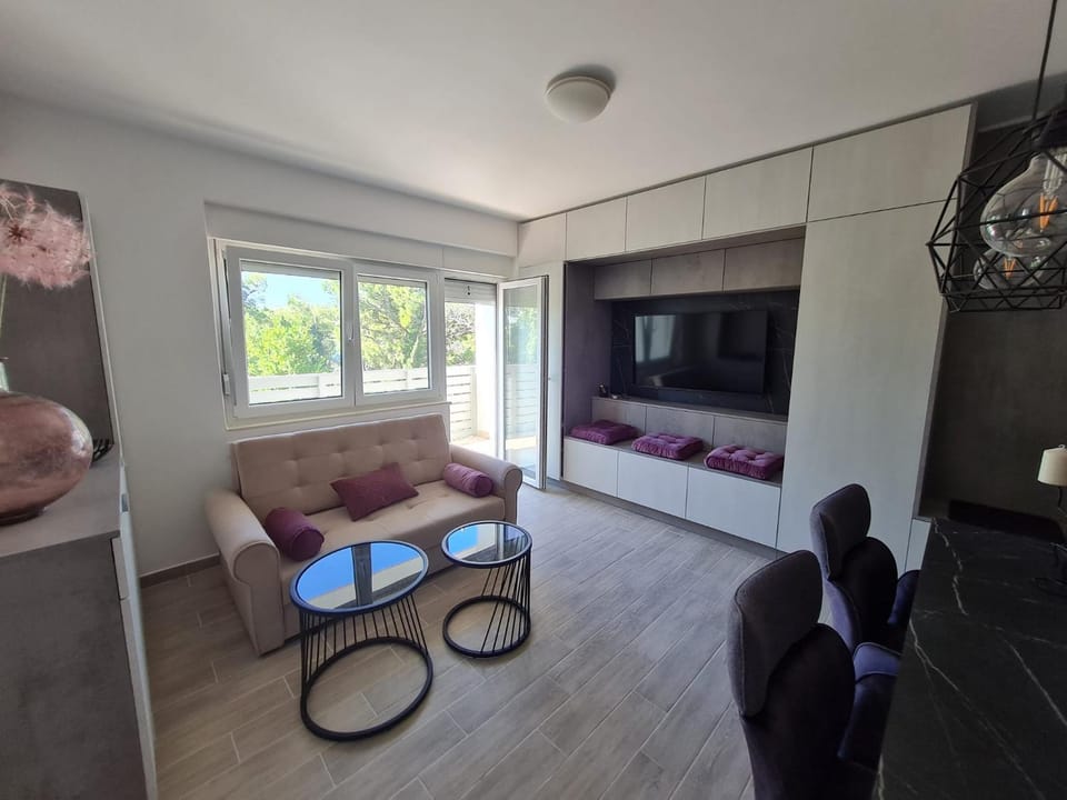 Apartment with Forest & Sea View Apartment in Seline