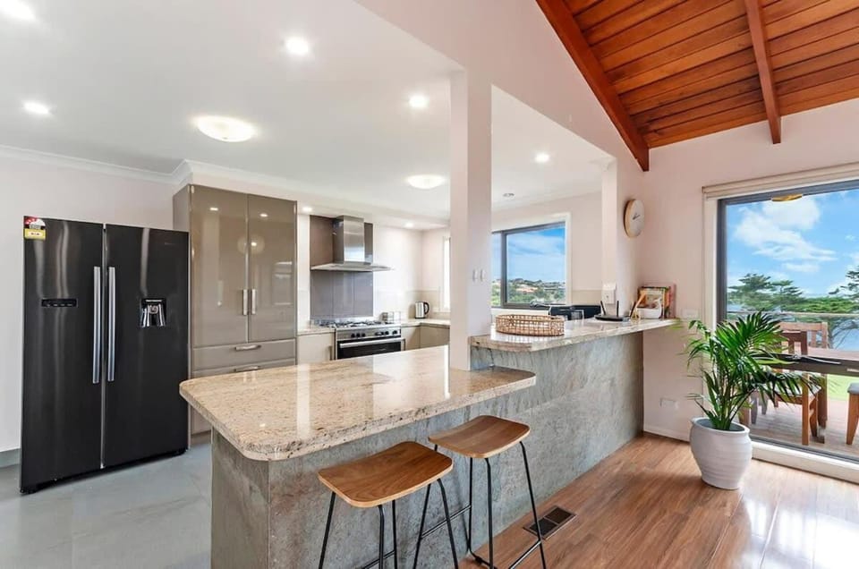 Hopkins View Holiday Home Apartment in Warrnambool