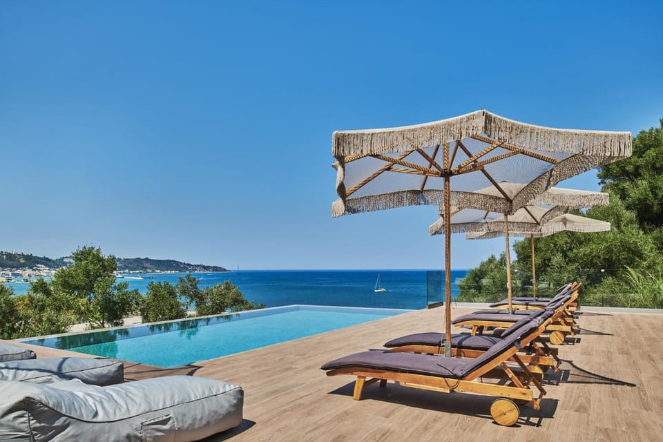 Day, Natural landscape, Sea view, Swimming pool, sunbed