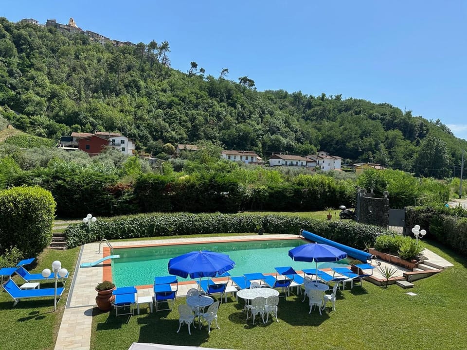 Natural landscape, Garden, Garden view, Mountain view, Pool view, Swimming pool, sunbed