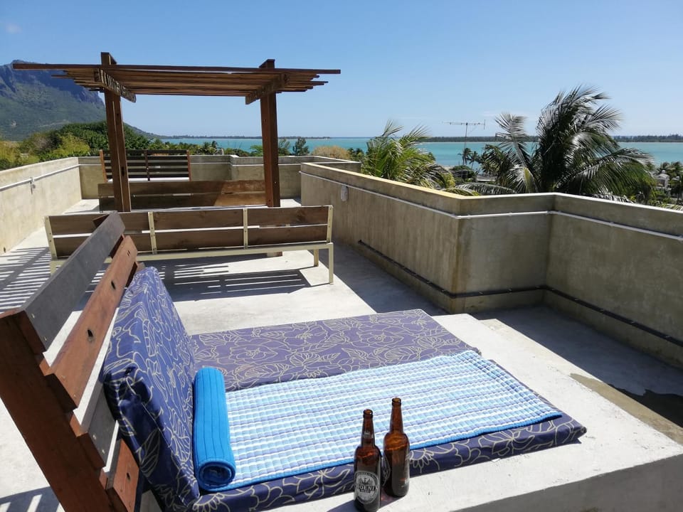 Balcony/Terrace, sunbed
