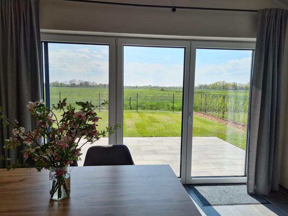 Watt´n Blick - Hundefreundliches Ferienhaus mit Ausblick über die Wiesen bis zum Deich House in Schleswig-Holstein