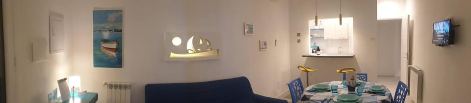 TV and multimedia, Living room, Seating area, Dining area, Breakfast