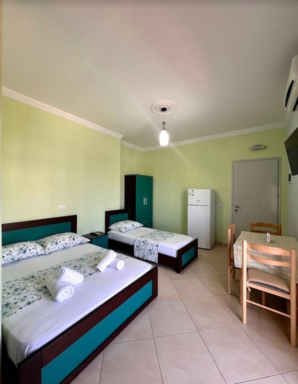 Vila Garden Bed and Breakfast in Ksamil
