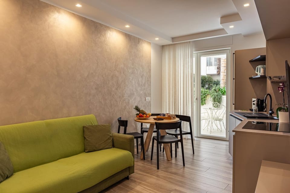 Living room, Photo of the whole room, kitchen