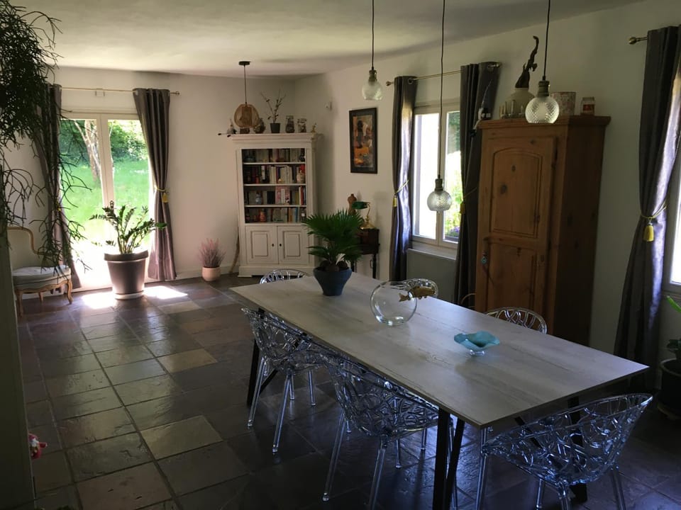 Chambre avec balcon et salle de bains privée Vacation rental in Pays de la Loire