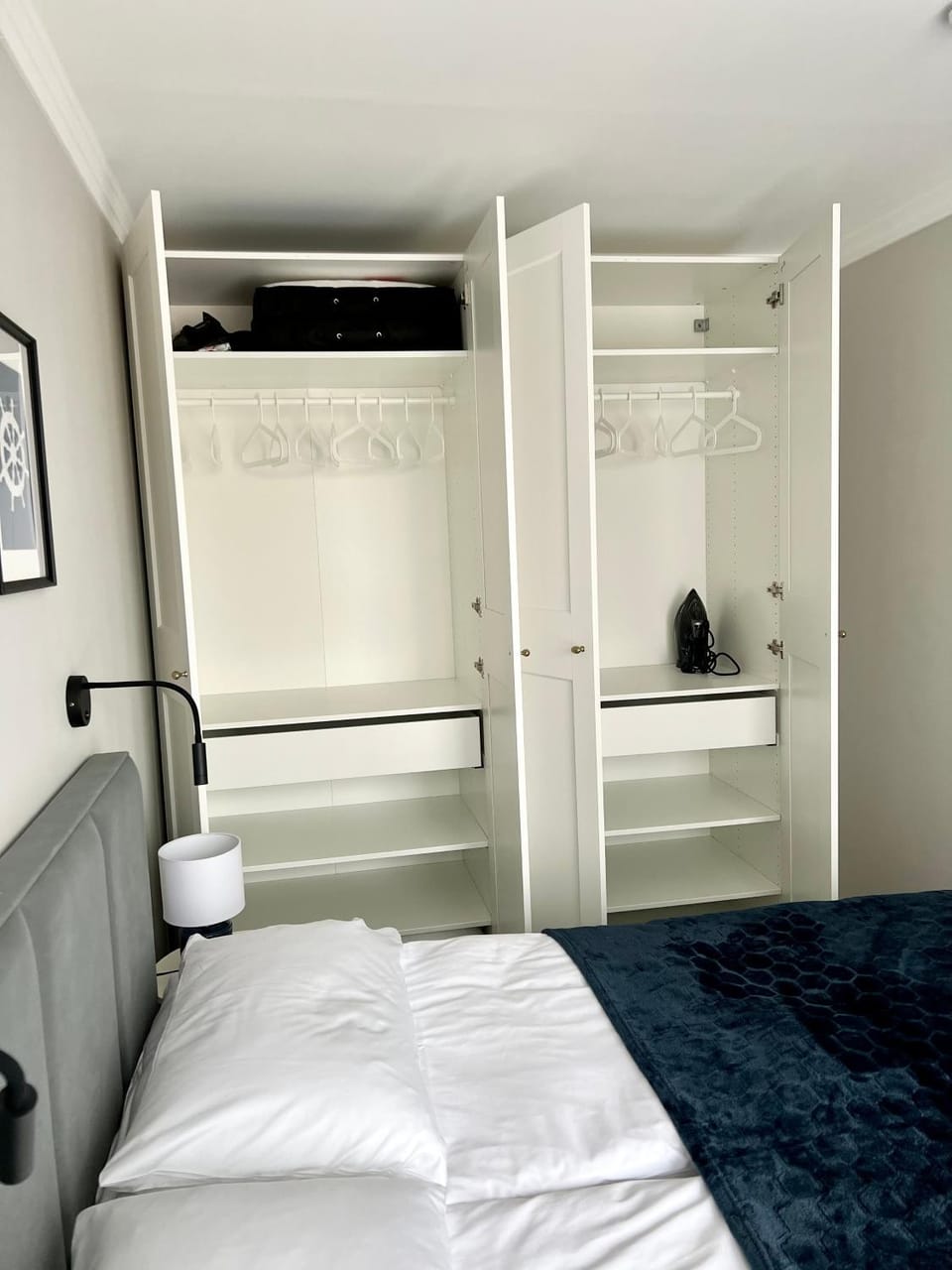 Bed, Photo of the whole room, Bedroom, wardrobe