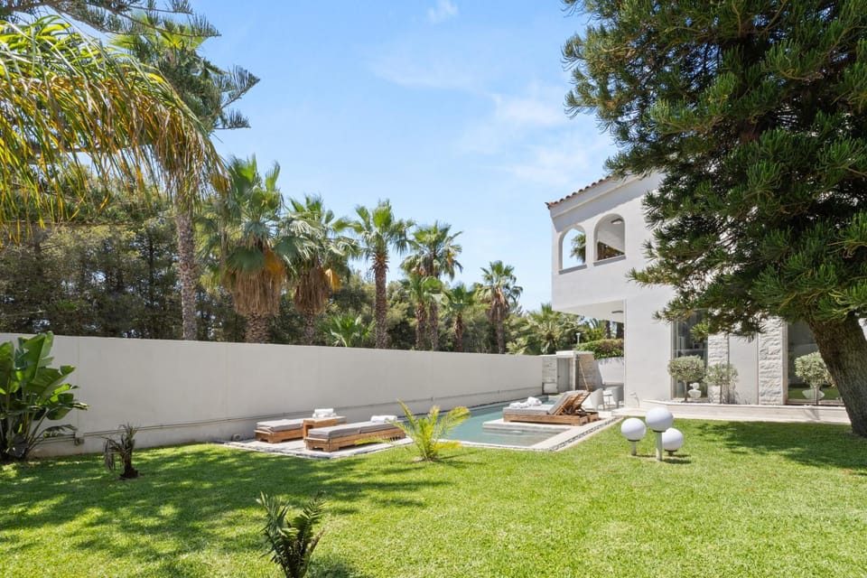Garden, Garden view, Garden view, Landmark view, Landmark view, Pool view, Pool view, Swimming pool, Swimming pool