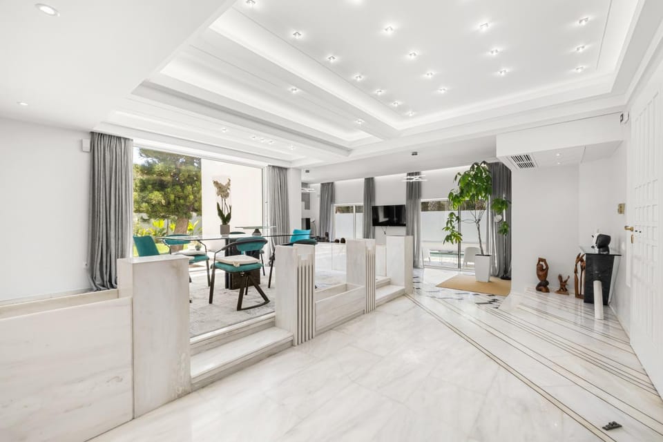 Living room, Photo of the whole room, Seating area, Dining area