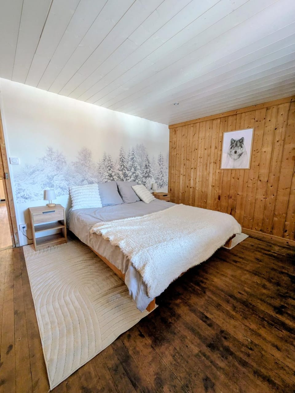 Bed, Photo of the whole room, Bedroom