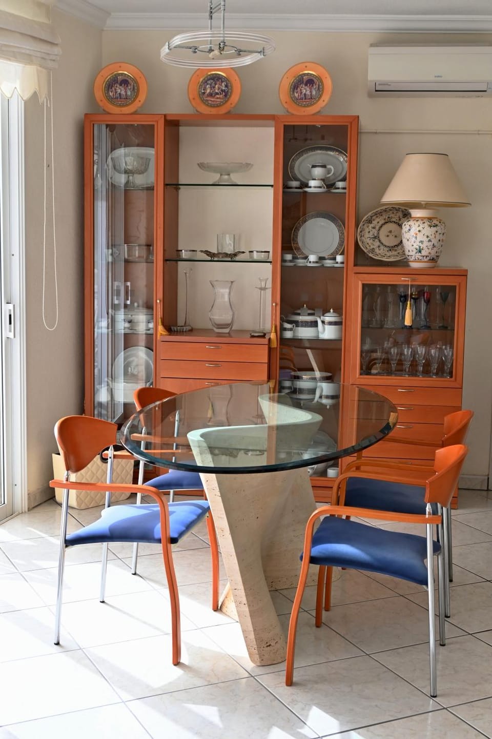 Seating area, Dining area