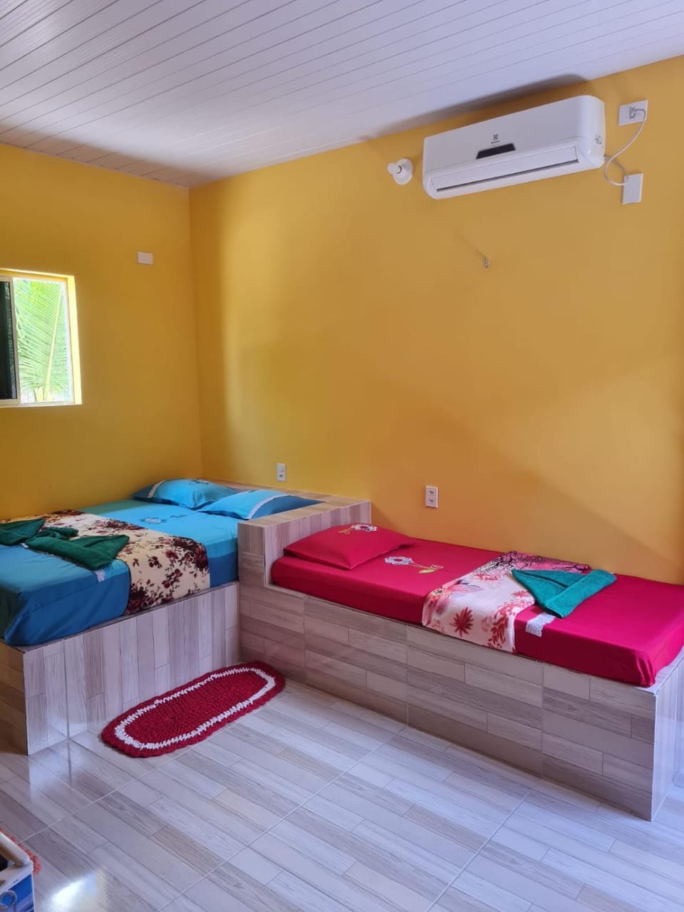 Bed, Photo of the whole room, Bedroom, air conditioner