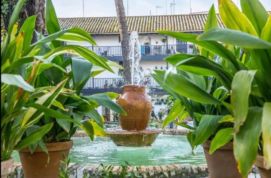 Apartamento en monumento histórico nacional Corral del Conde-duque de Olivares Apartment in Seville