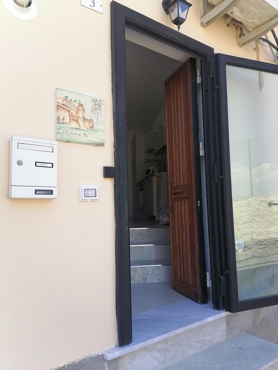 Facade/entrance