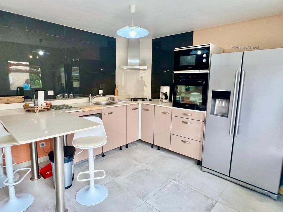 Kitchen or kitchenette, Dining area, dishwasher, oven, stove