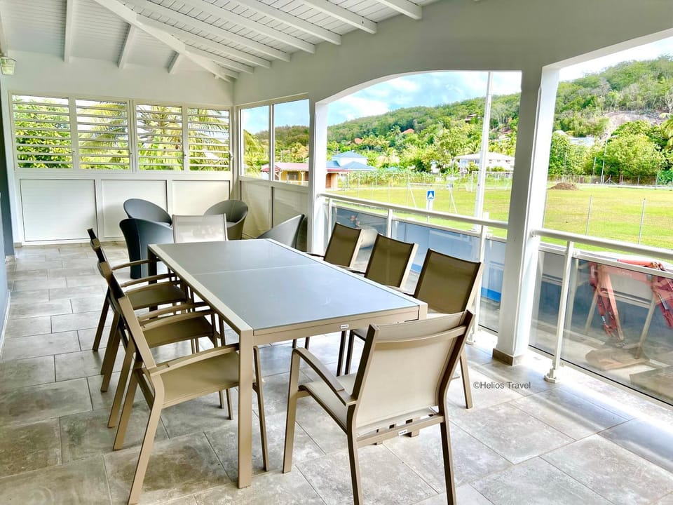 Patio, Day, Natural landscape, View (from property/room), Balcony/Terrace, Living room, Seating area, Dining area, Mountain view
