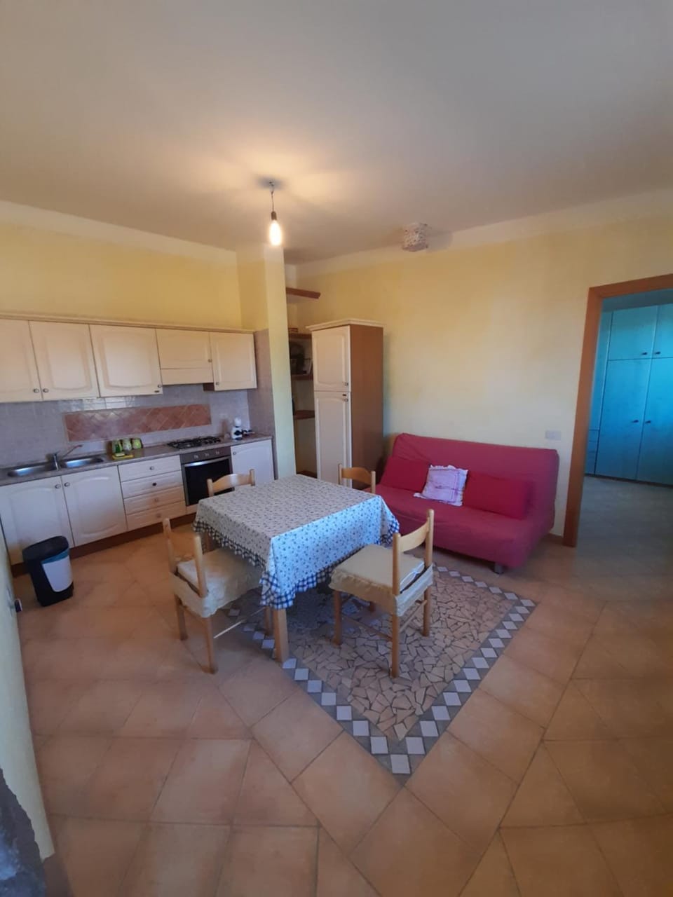 Kitchen or kitchenette, Seating area, Dining area, stove, kitchen