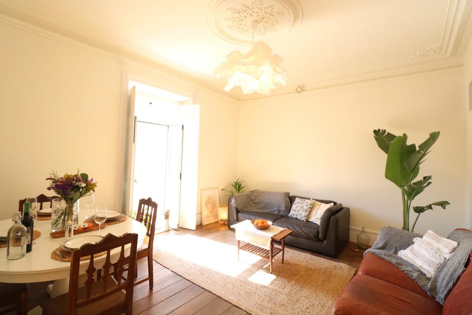 Chalet Santa Rita - STUNNING APT. NEXT TO THE SEA Apartment in Estoril