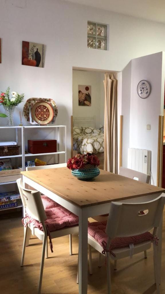 Seating area, Dining area