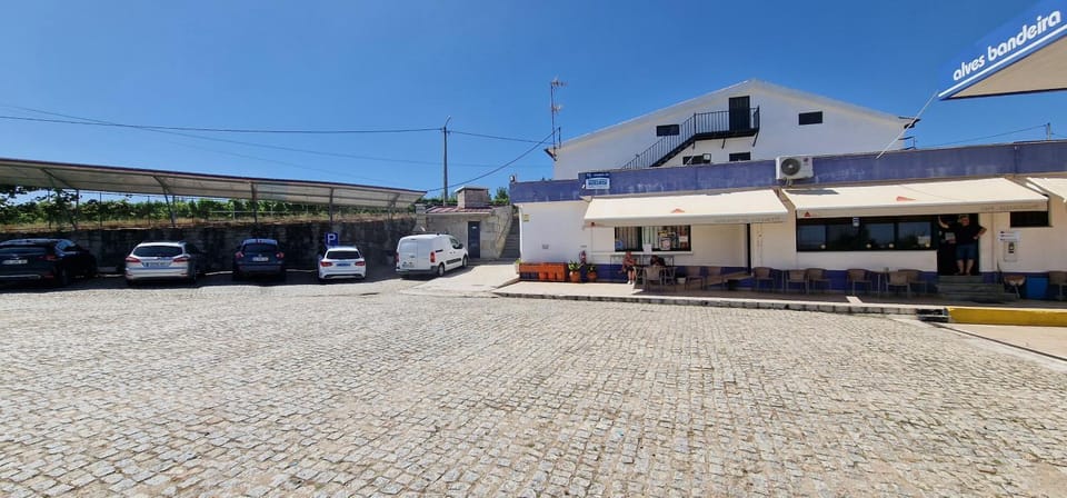 Estalagem Soeiro Meireles, Unipessoal, LDA Inn in Castile and León